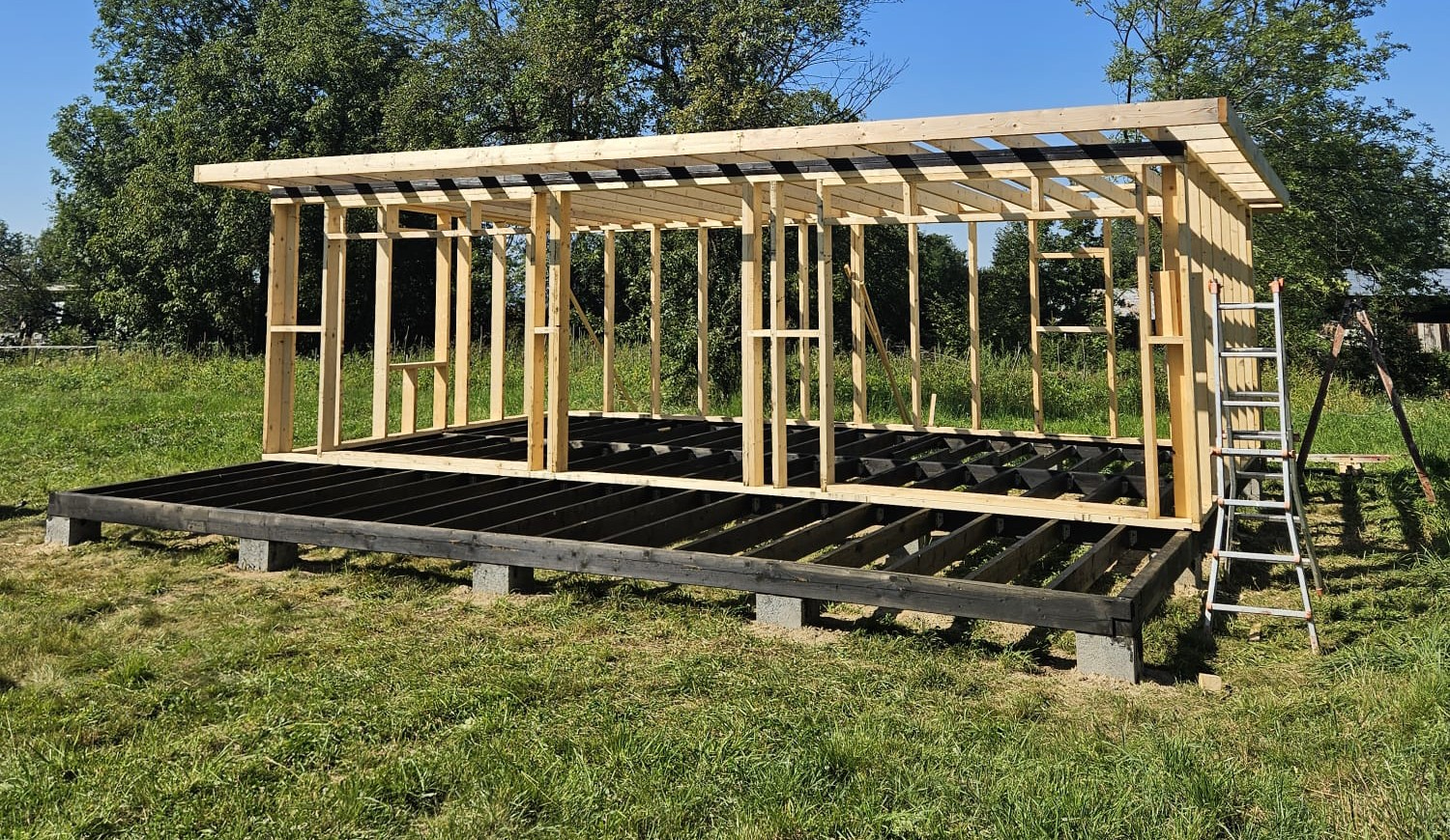 Materiale de construcții din lemn stratificat certificat